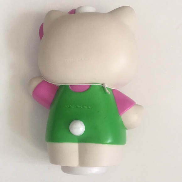 Hello Kitty Bubble Bath - Picture 3 of 8